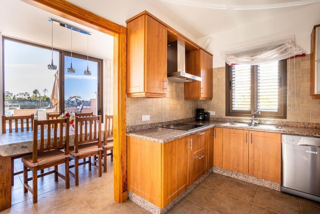 De La Huerta Con Piscina Privada Y Barbacoa * Guimar